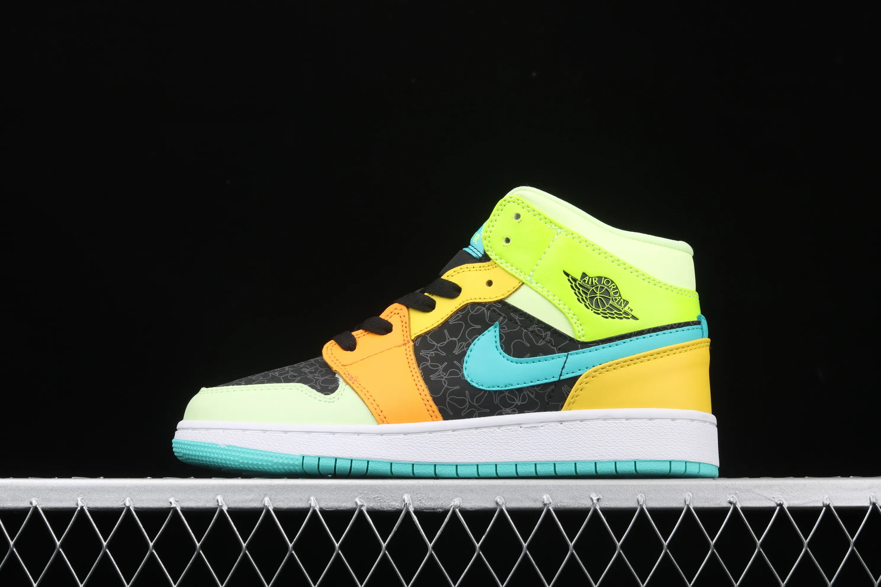 All categories Air Jordan Jordan series basketball shoes Air Jordan 1 Mid Air Jordan 1 Mid SE AJ1 Joe 1 four-leaf clover mid-top basketball shoes BQ6931-037